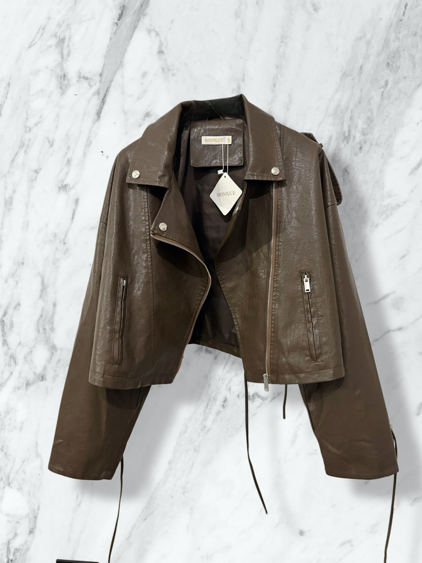 Biker intrecciato in ecopelle - Disponibile in 3 colori
