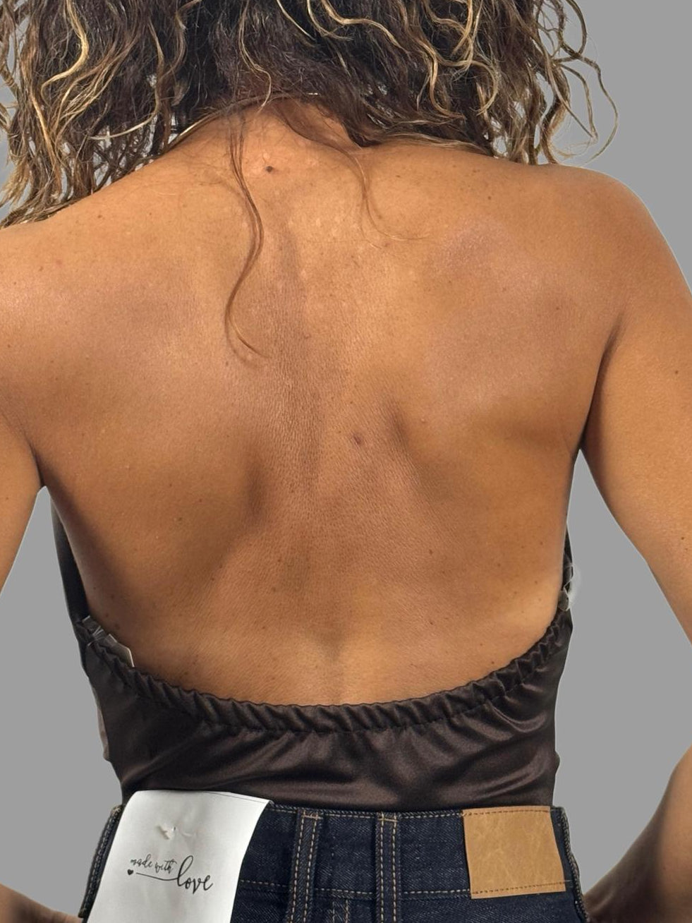 Body marrone con scollo drappeggiato e anello dorato ModaFilo.com modafilo