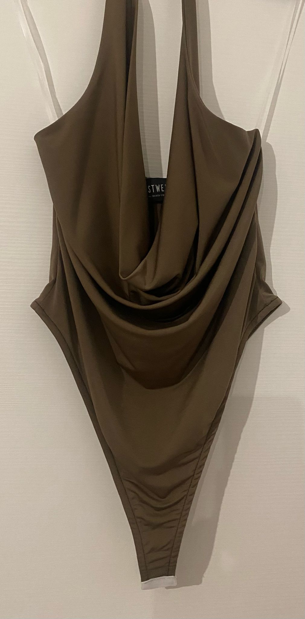 Body marrone scollato con drappeggio profondo ModaFilo.com modafilo