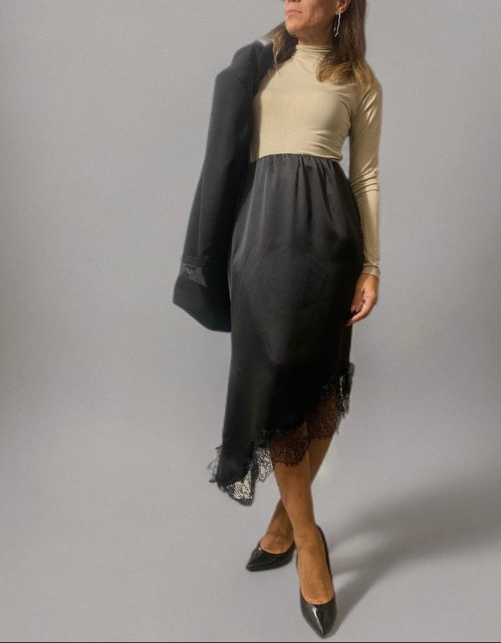 Gonna asimmetrica in satin e pizzo - Disponibili in 3 colori ModaFilo.com modafilo