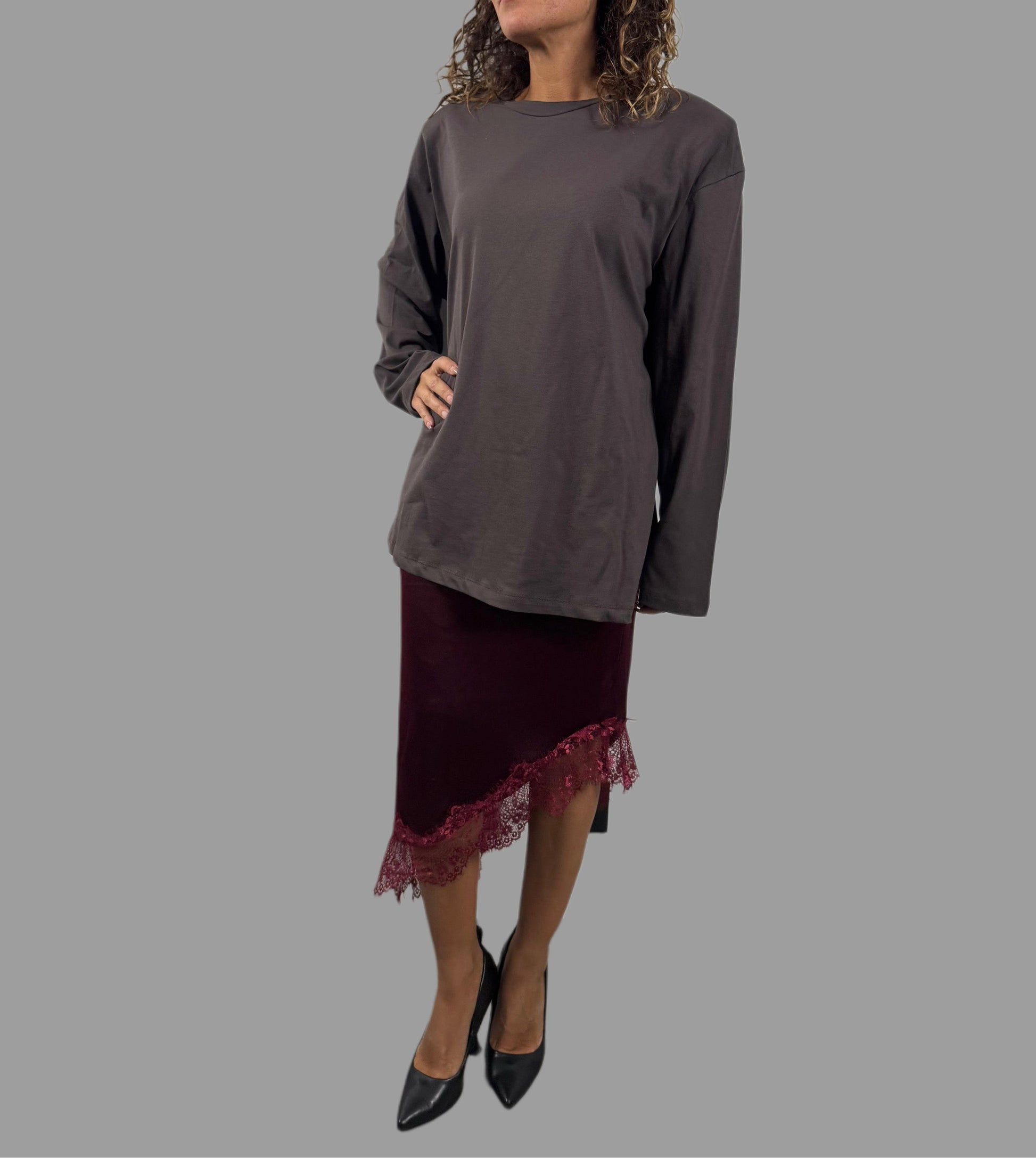 Maglia a maniche lunghe con spalle imbottite - Disponibile in 3 colori ModaFilo.com modafilo