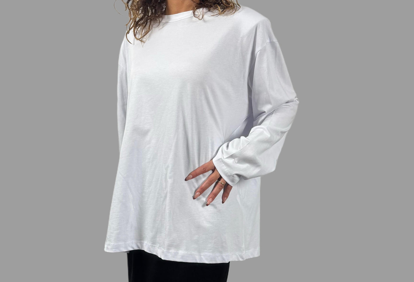 Maglia a maniche lunghe con spalle imbottite - Disponibile in 3 colori ModaFilo.com modafilo