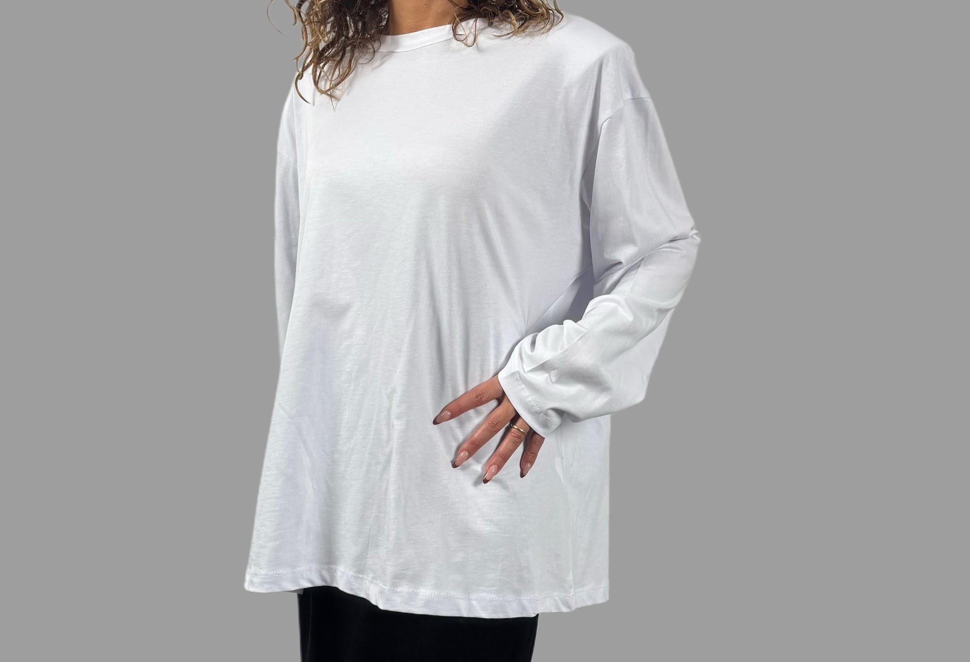 Maglia a maniche lunghe con spalle imbottite - Disponibile in 3 colori ModaFilo.com modafilo