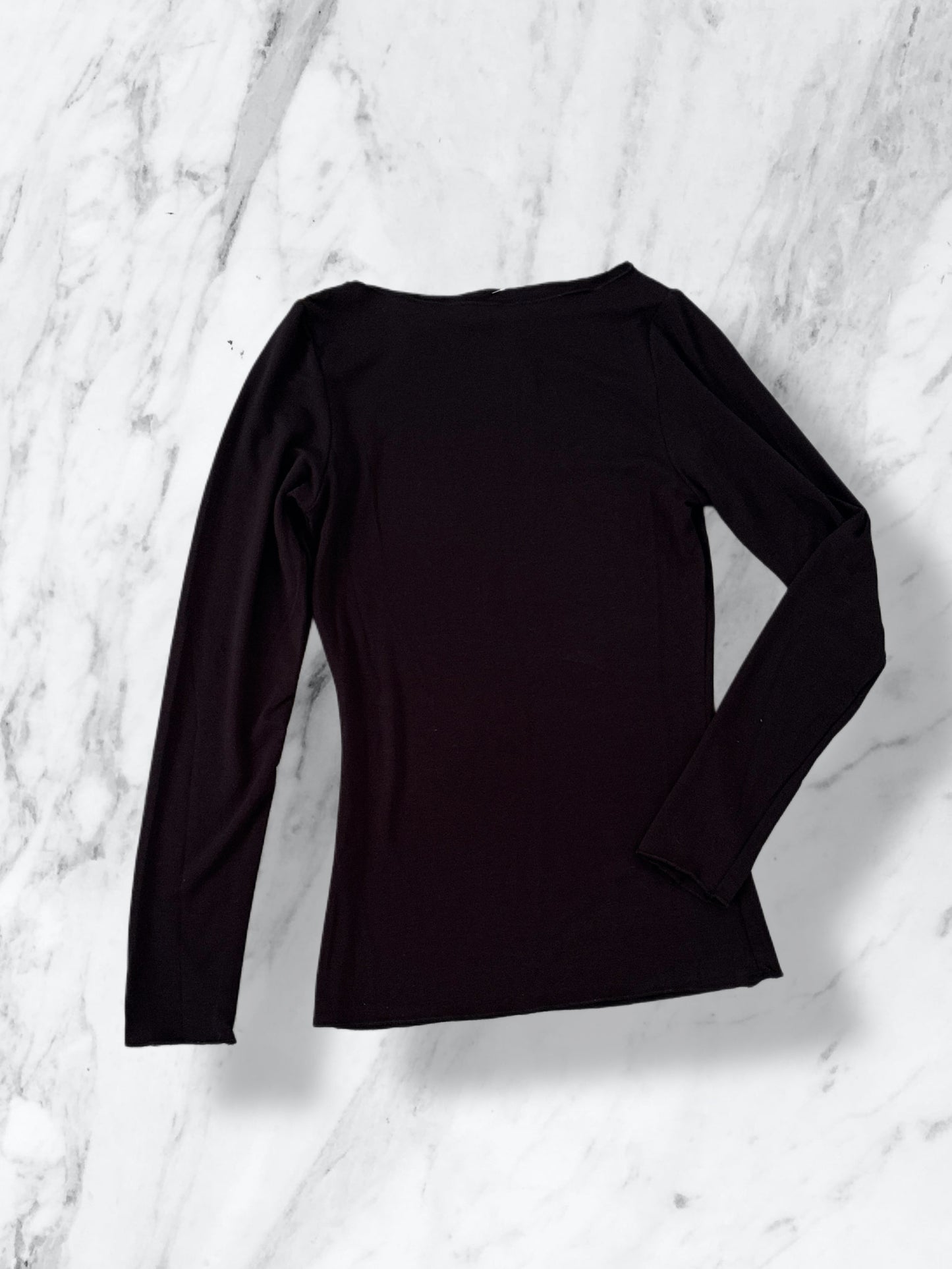 Maglia basic scolo a barchetta - Disponibile in 2 colori