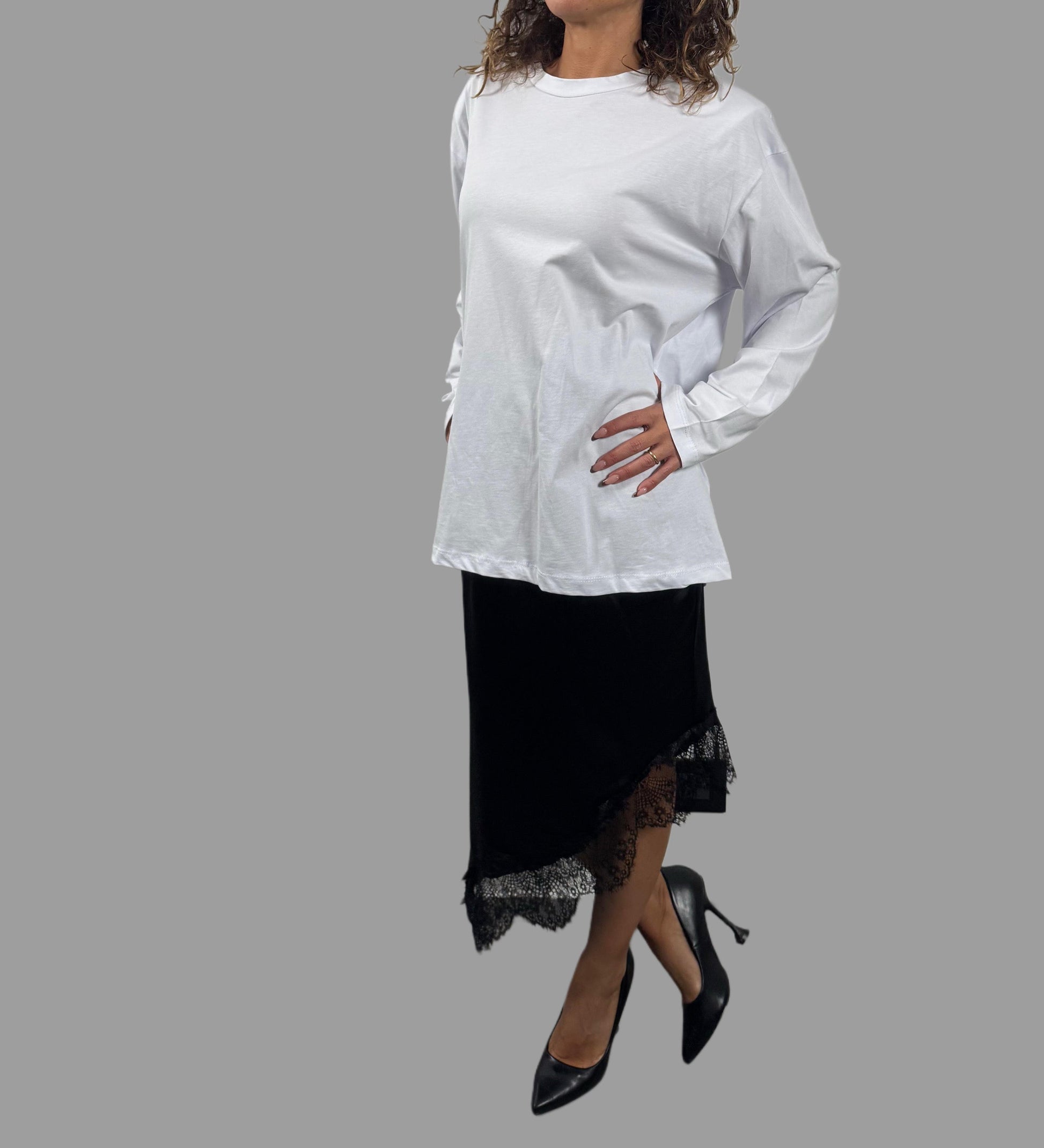 Maglia a maniche lunghe con spalle imbottite - Disponibile in 3 colori ModaFilo.com modafilo