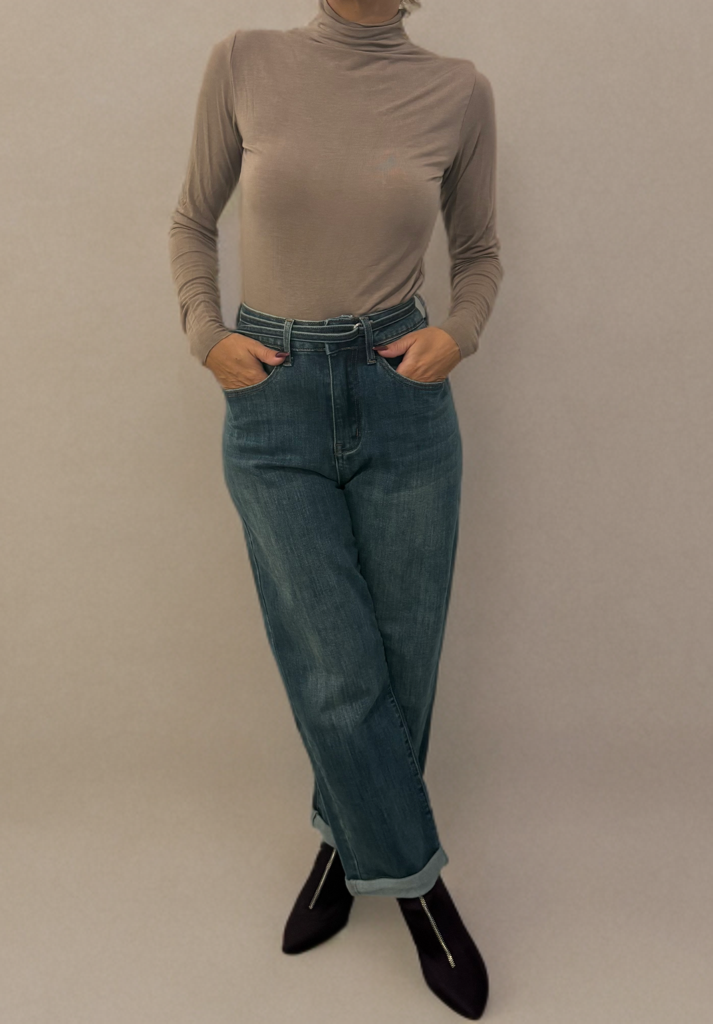 Dolcevita a costine chic beige chiaro