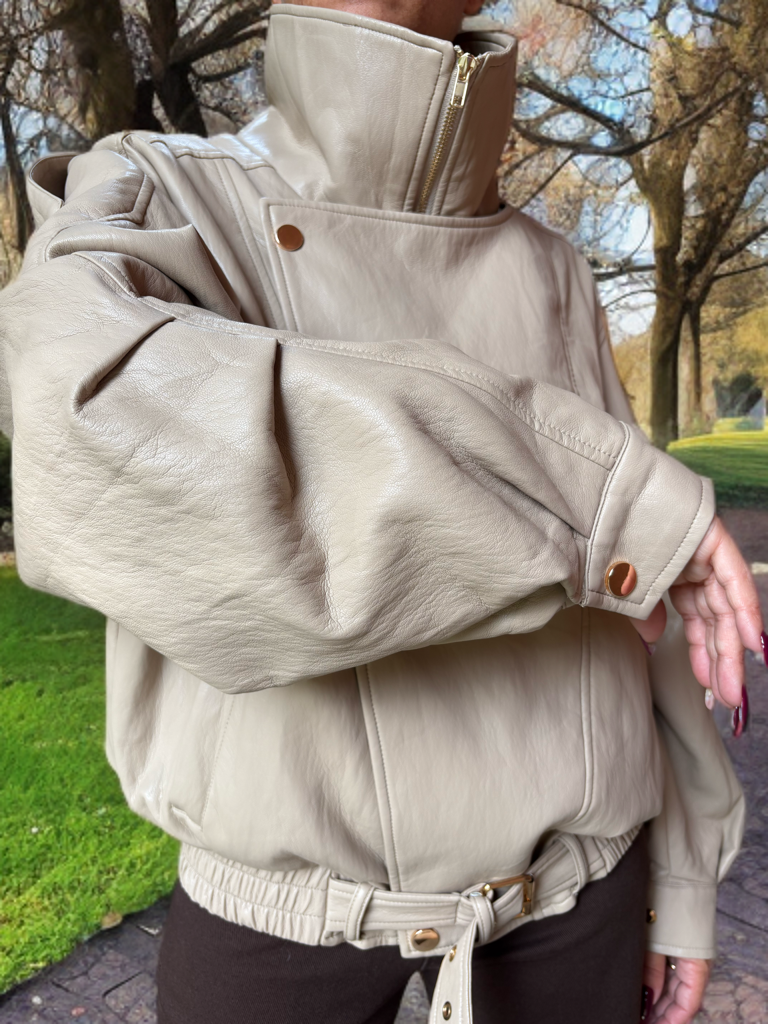 Giacca bomber ecopelle soft touch oversize beige