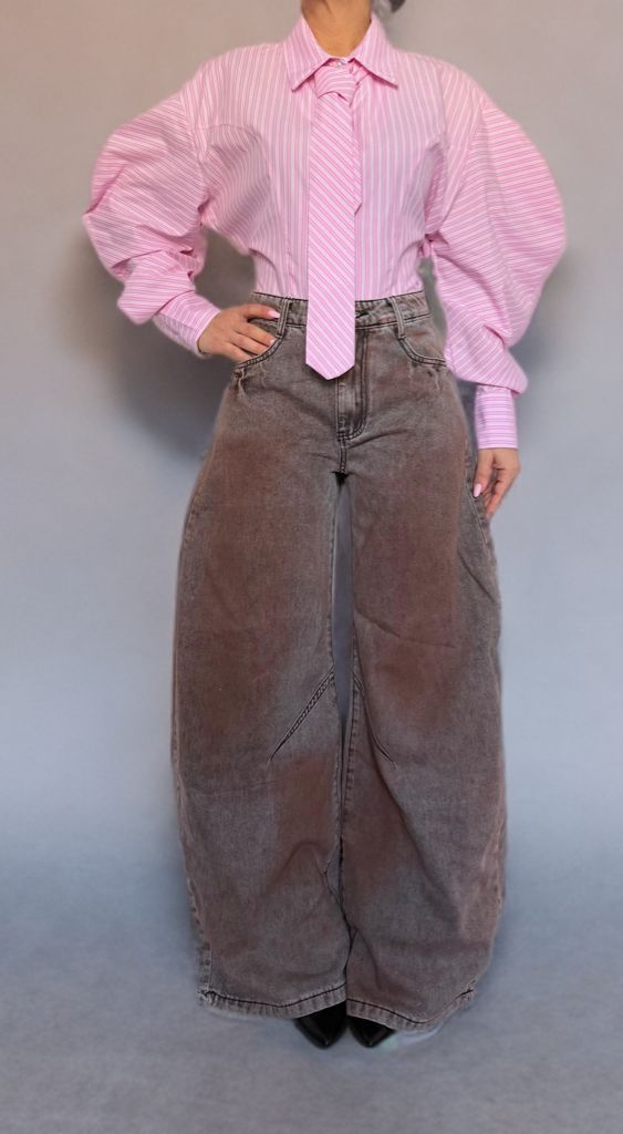 Camicia gessata con maniche a sbuffo e cravatta ModaFilo.com modafilo