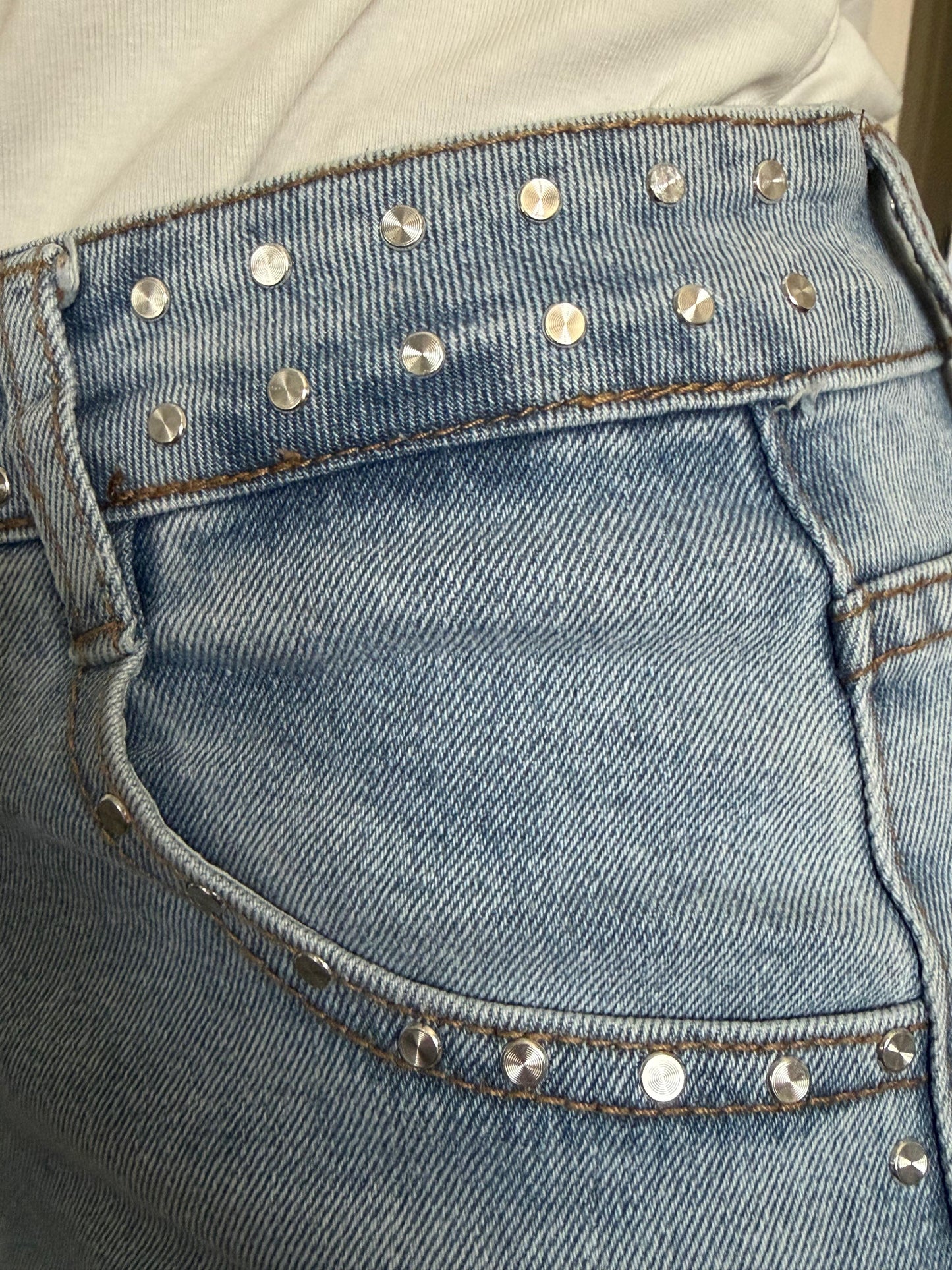 Jeans baggy con borchie e stelle ModaFilo.com modafilo
