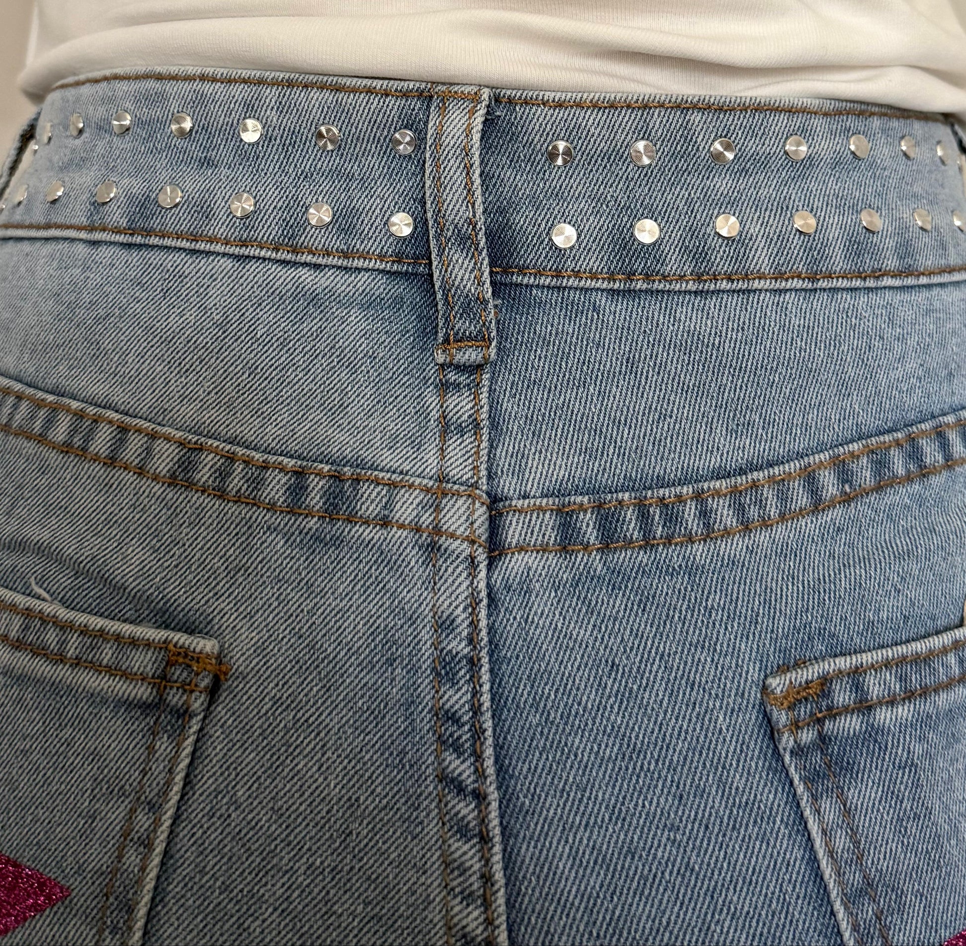 Jeans baggy con borchie e stelle ModaFilo.com modafilo