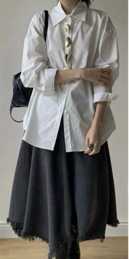 Camicia con spille dorate gioiello ModaFilo.com modafilo