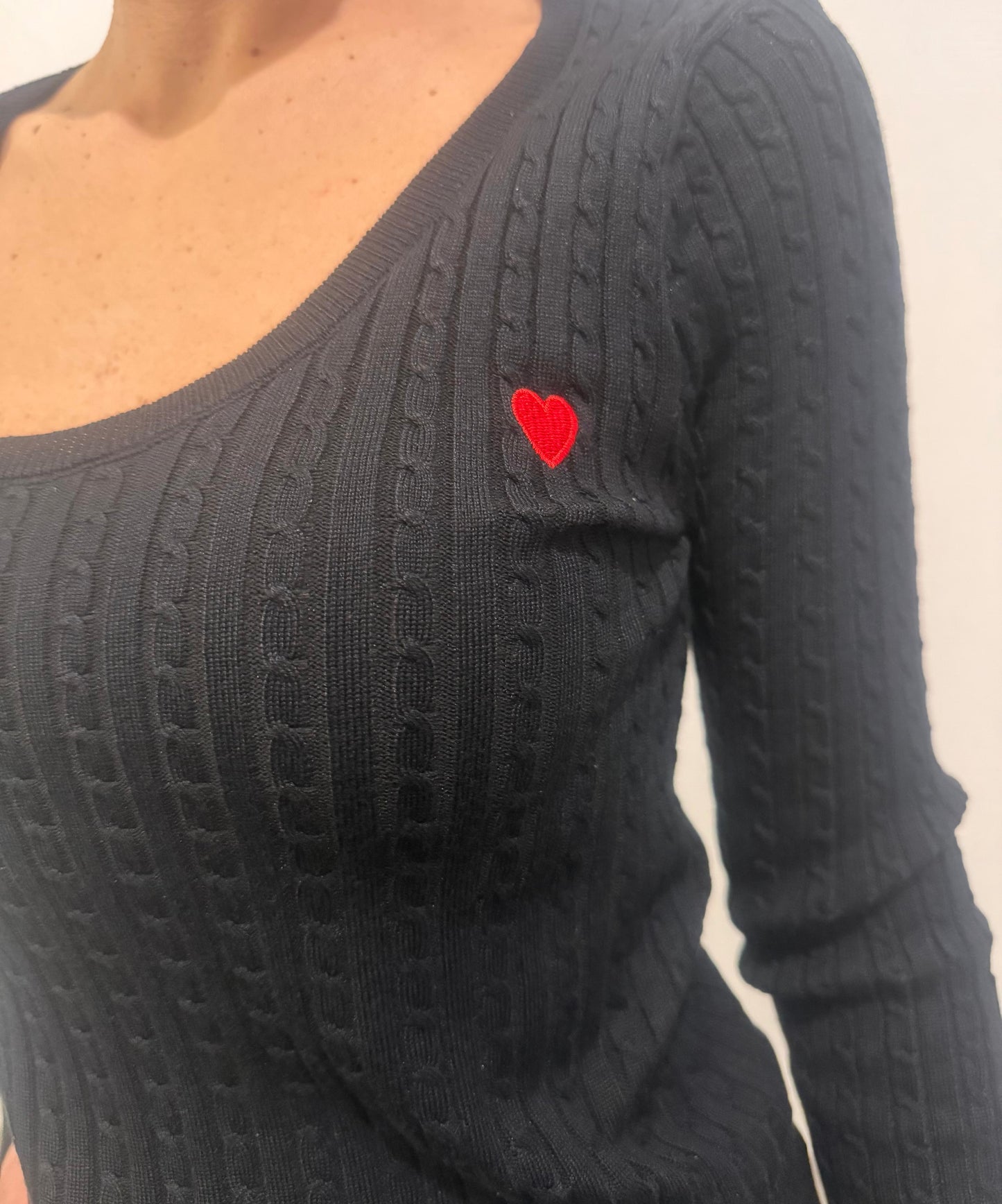 Maglia a trecce con cuore ricamato ModaFilo.com modafilo