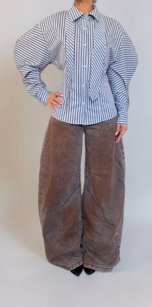 Camicia gessata con maniche a sbuffo e cravatta ModaFilo.com modafilo